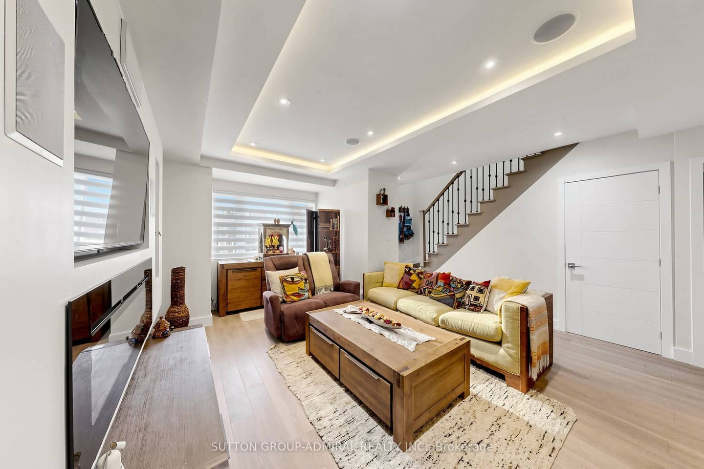676 Vaughan Road, Toronto, ON M6E 2Y6
