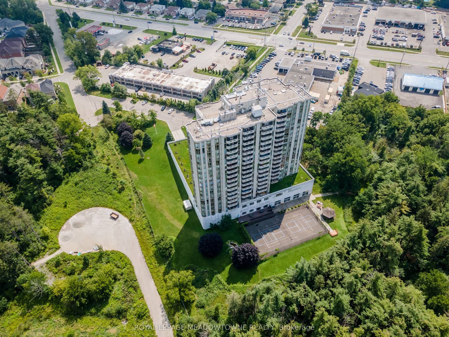 20 McFarlane Drive 702, Halton Hills, ON L7G 5J8