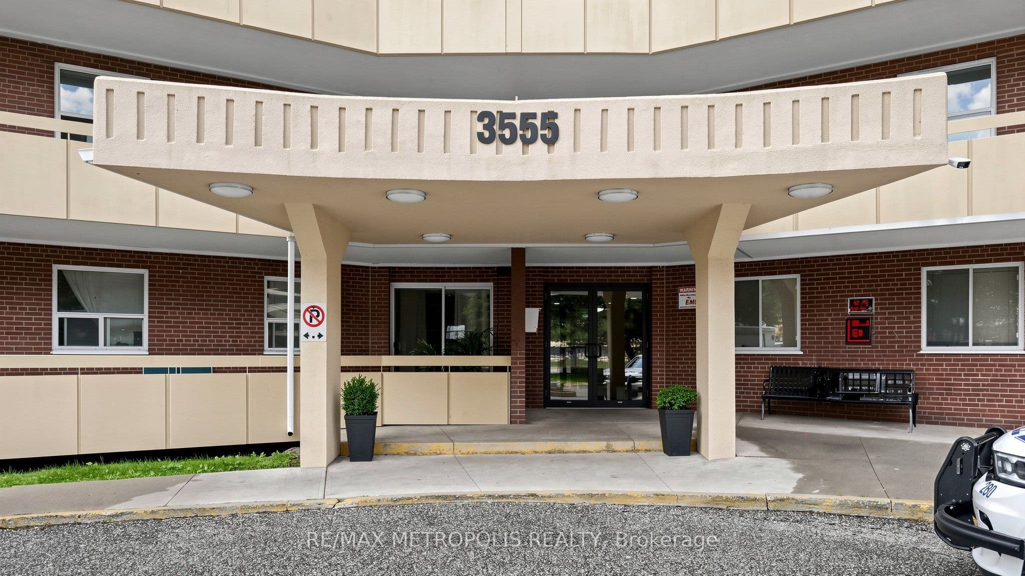 3555 Derry Road E 1006, Mississauga, ON L4T 1B2