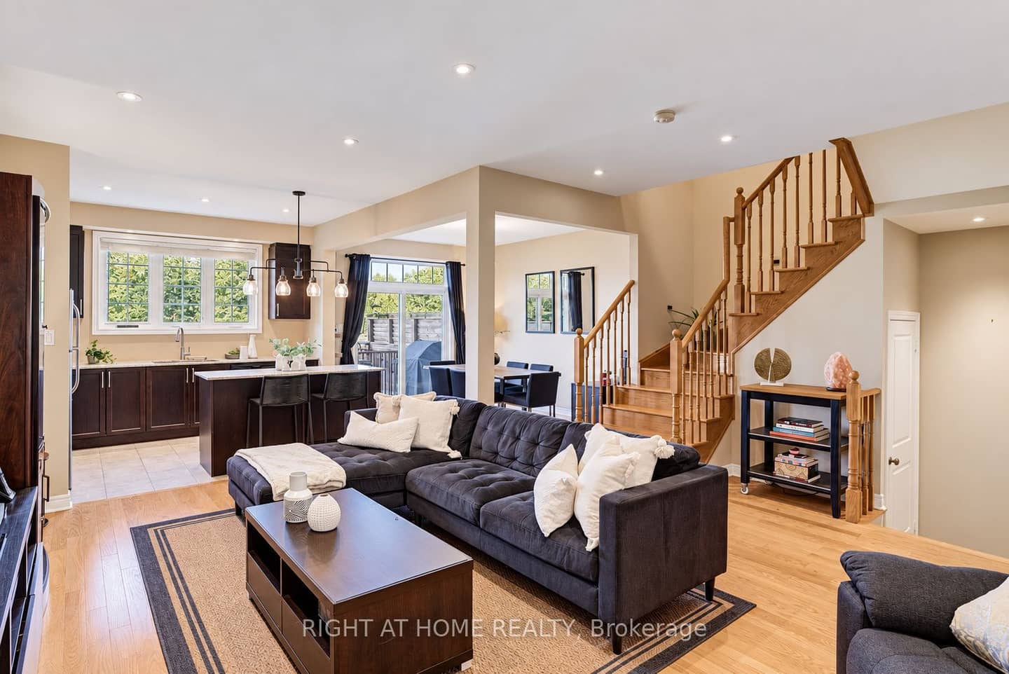 27 Fallis Crescent, Caledon, ON L7C 3R5