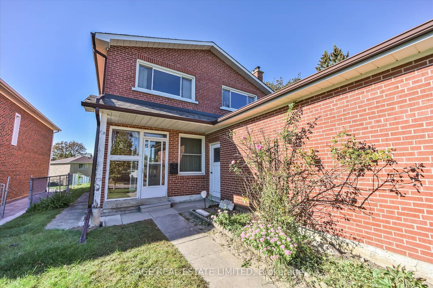 34 Craketts Avenue, Toronto, ON M1S 3W6