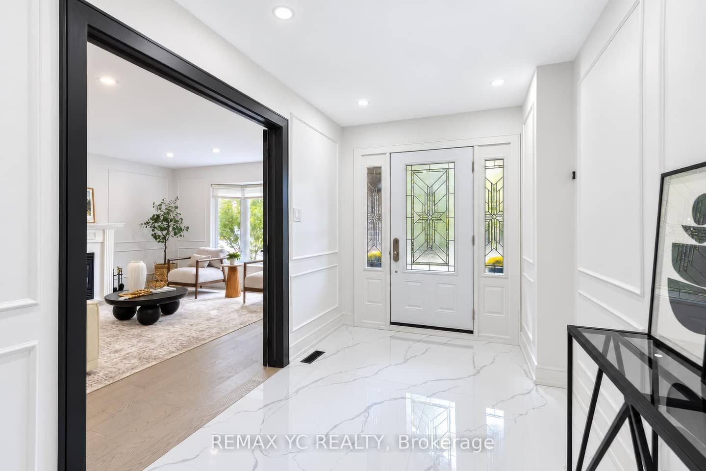 4 Simmons Crescent, Aurora, ON L4G 6B4