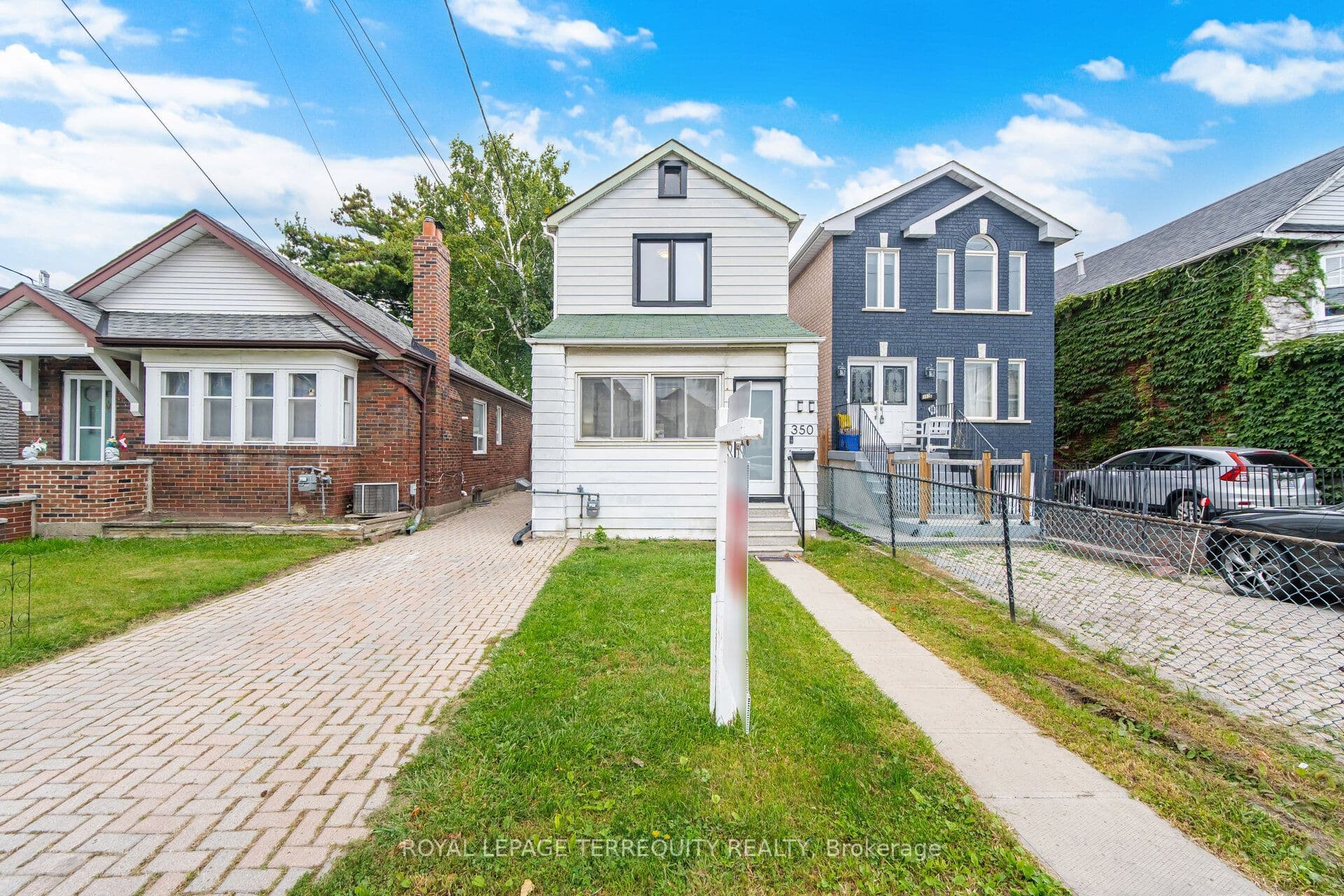 350 Lumsden Avenue, Toronto, ON M4C 2L3