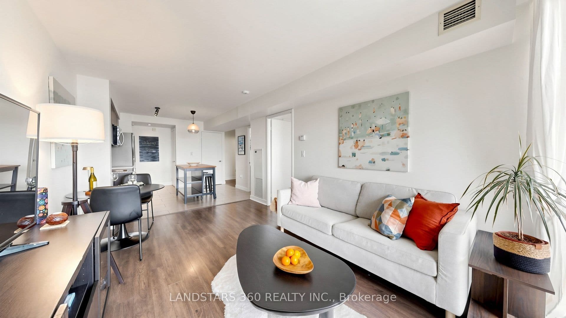 15 Fort York Boulevard 1811, Toronto, ON M5V 3Y4