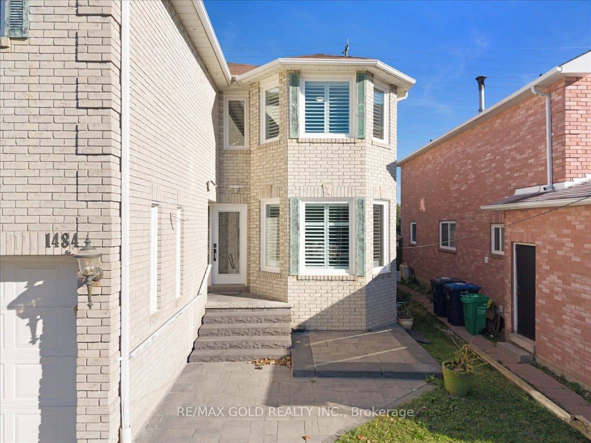 1484 Rose Haven Road, Mississauga, ON L5V 1G8