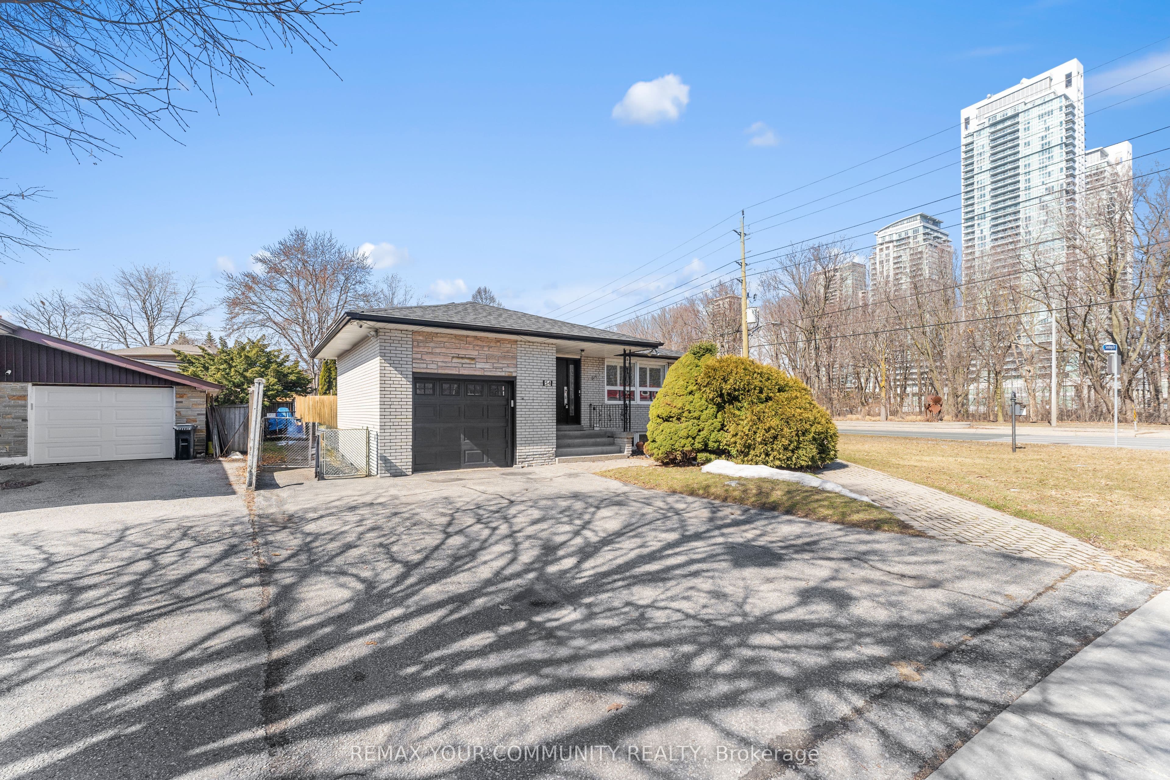 54 Saratoga Drive, Toronto, ON M1P 4J1
