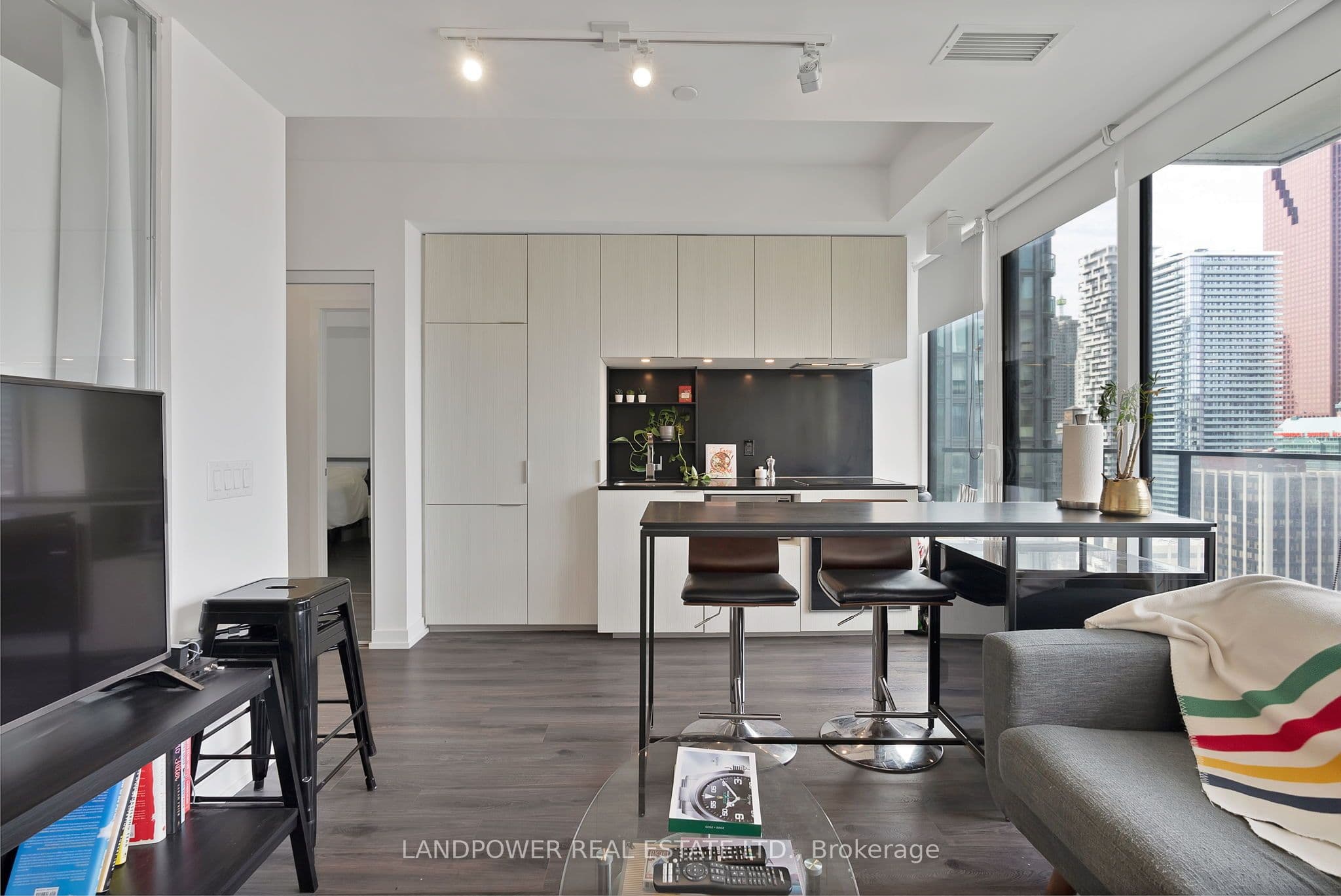 77 Shuter Street 2501, Toronto, ON M5B 0B8
