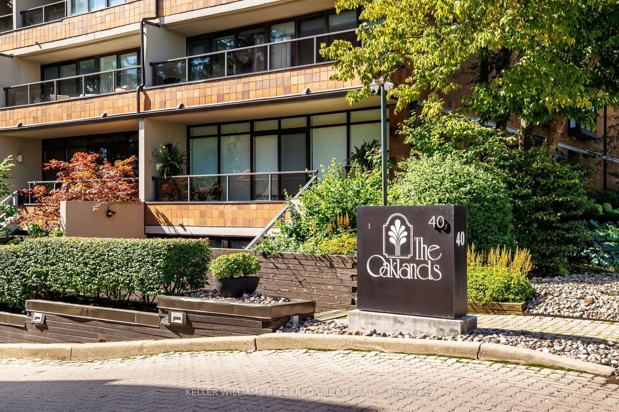 40 Oaklands Avenue 321, Toronto, ON M4V 2Z3