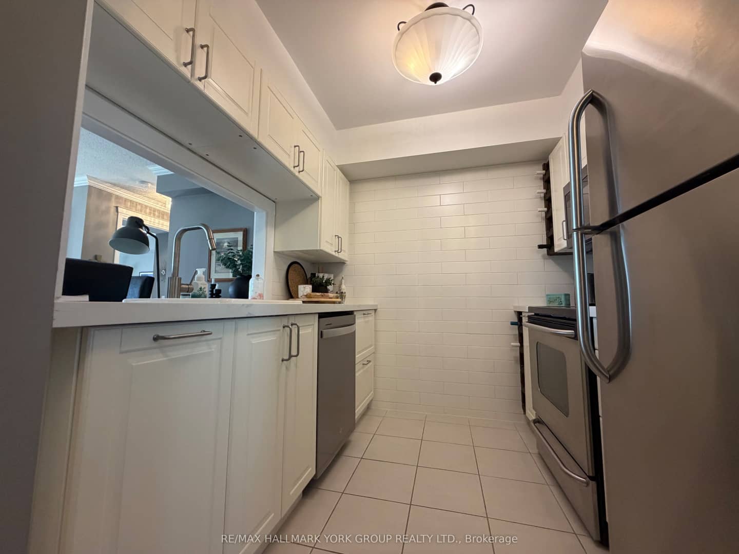 1200 The Esplanade Road N 912, Pickering, ON L1V 6V3