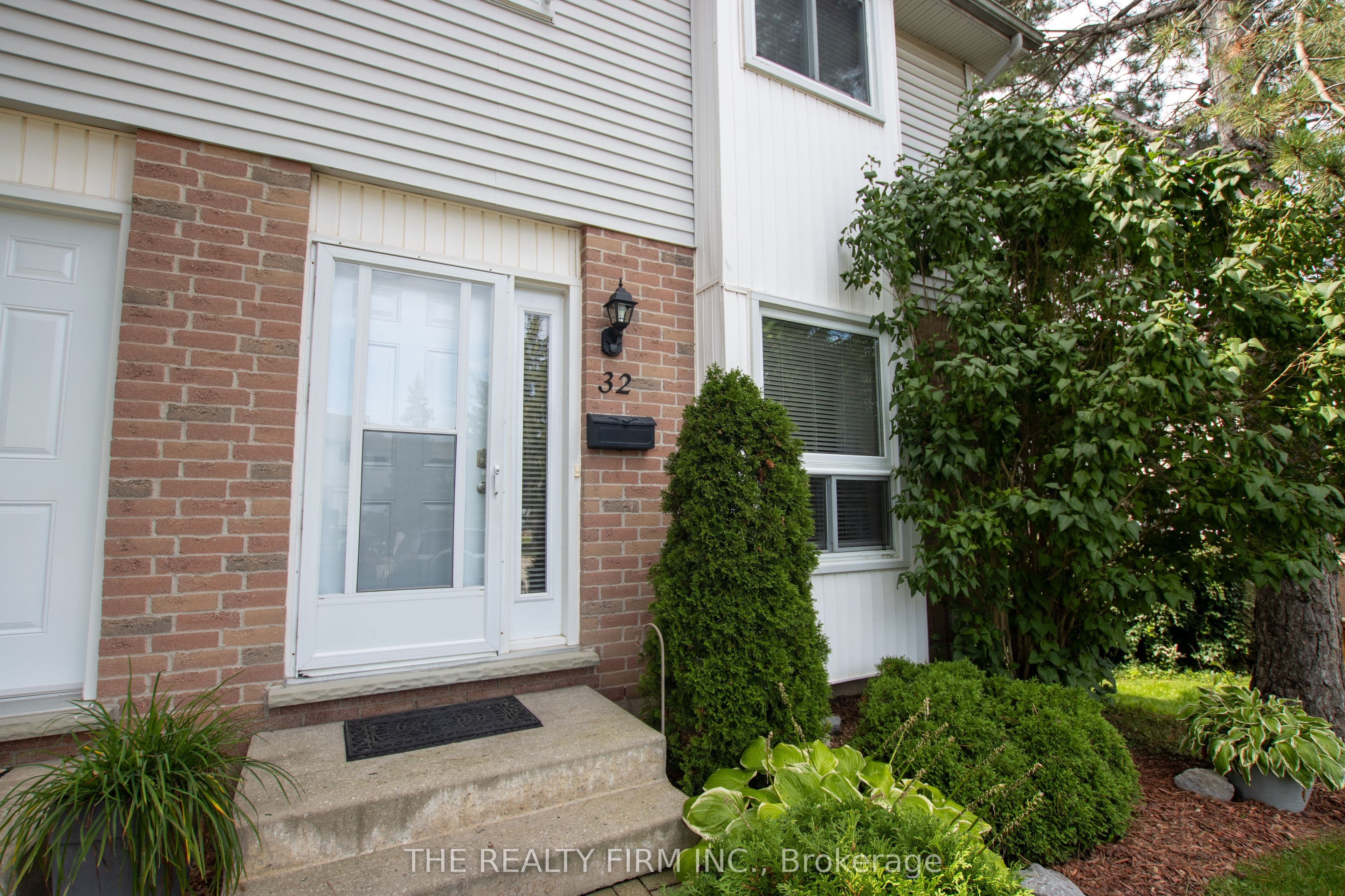 110 Deveron Crescent 32, London South, ON N5Z 4W7