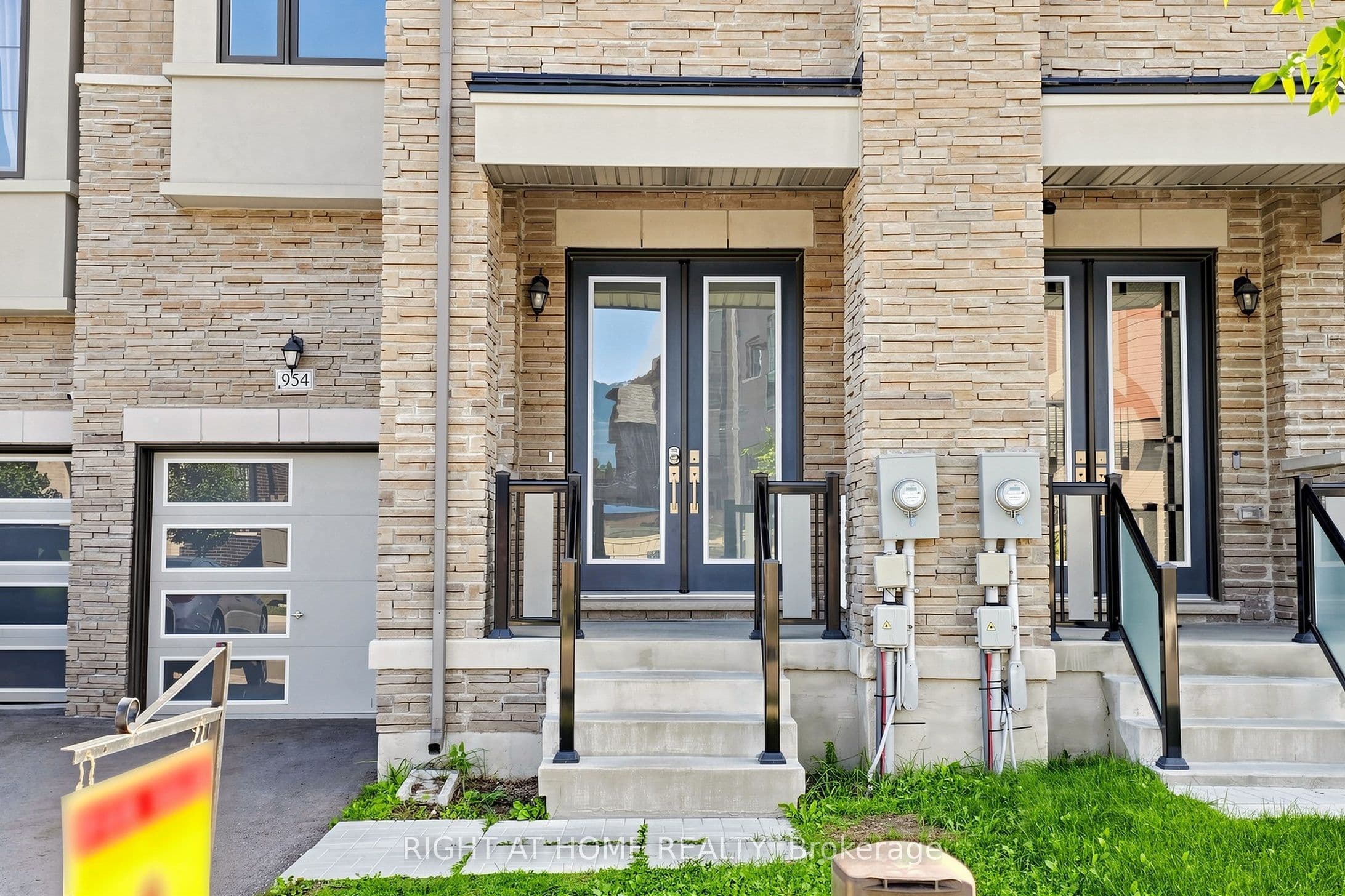 954 Isaac Phillips Way, Newmarket, ON L3X 2Y8