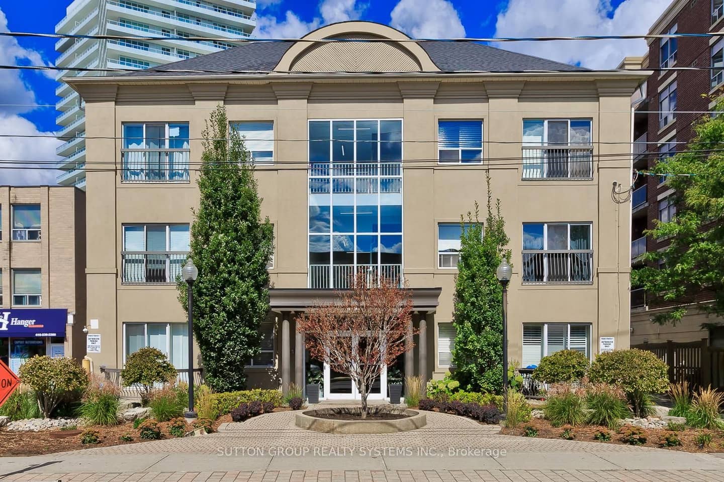 4198 Dundas Street W 311, Toronto, ON M8X 1Y6