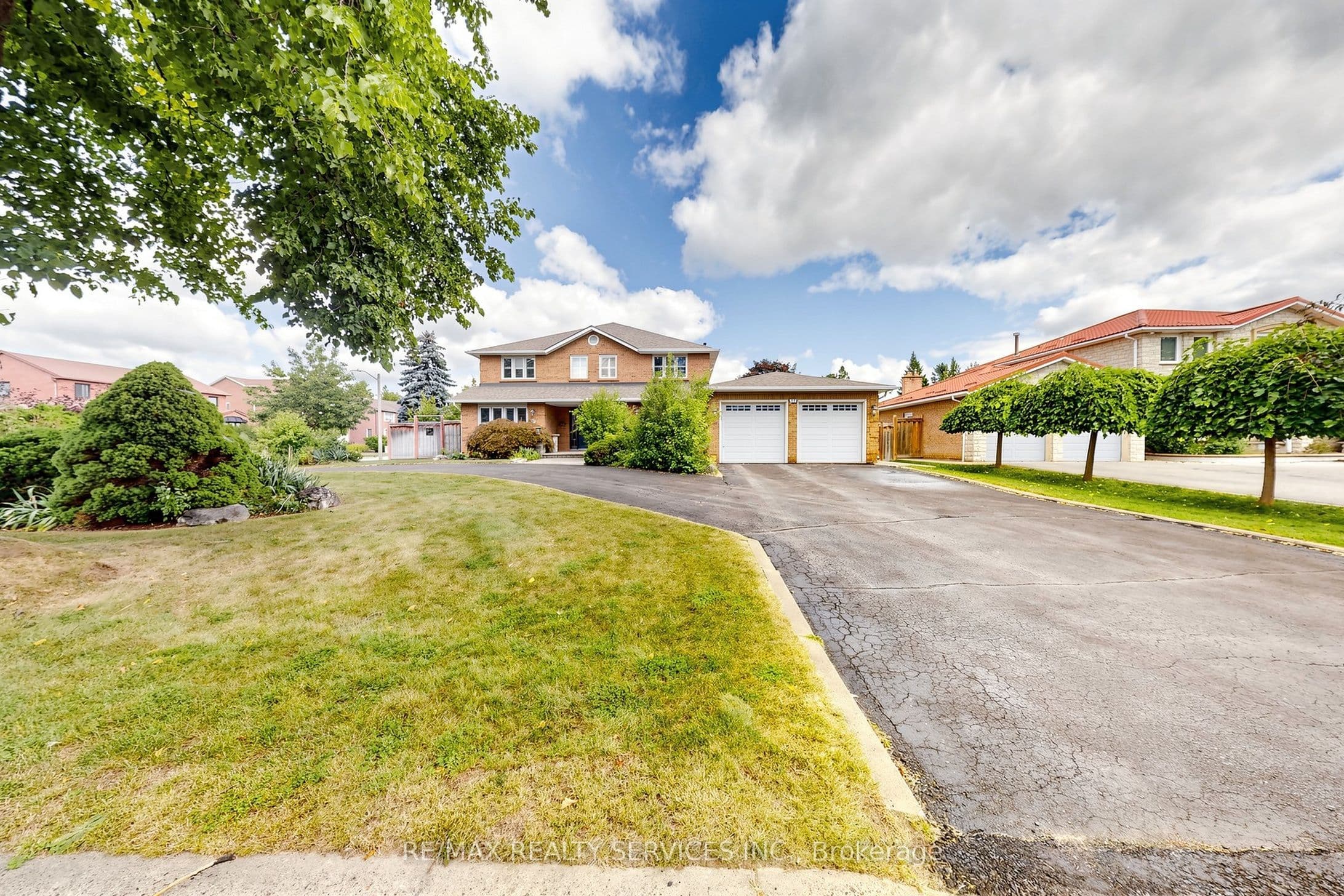 35 Linden Crescent, Brampton, ON L6S 4G1
