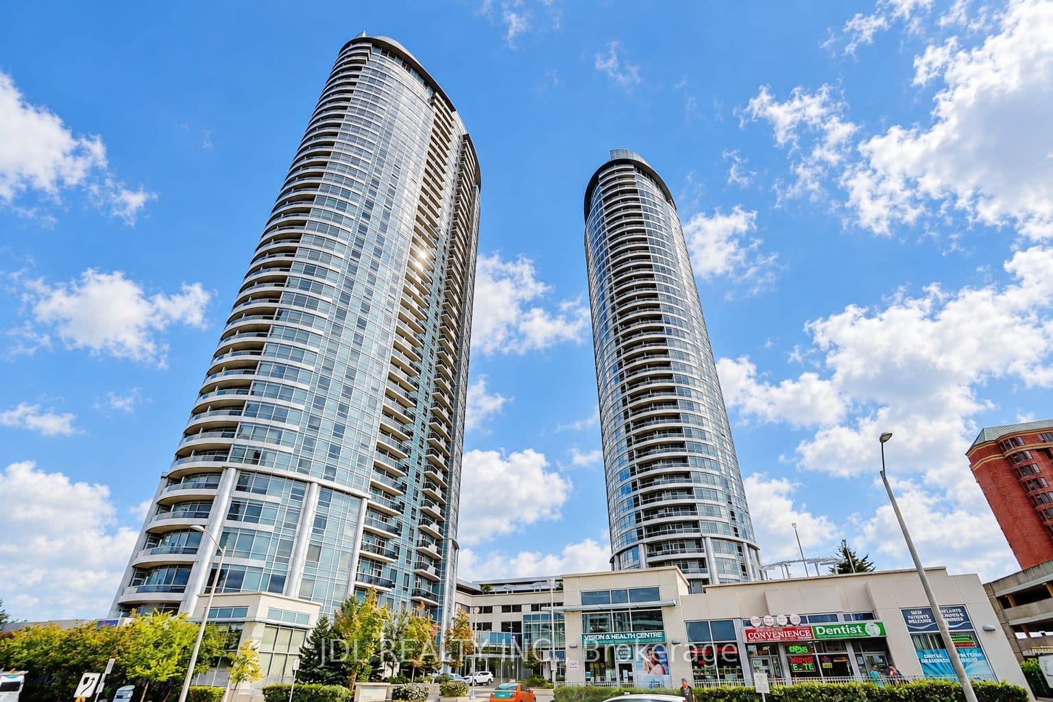 125 Village Green Square 1208, Toronto, ON M1S 0G3