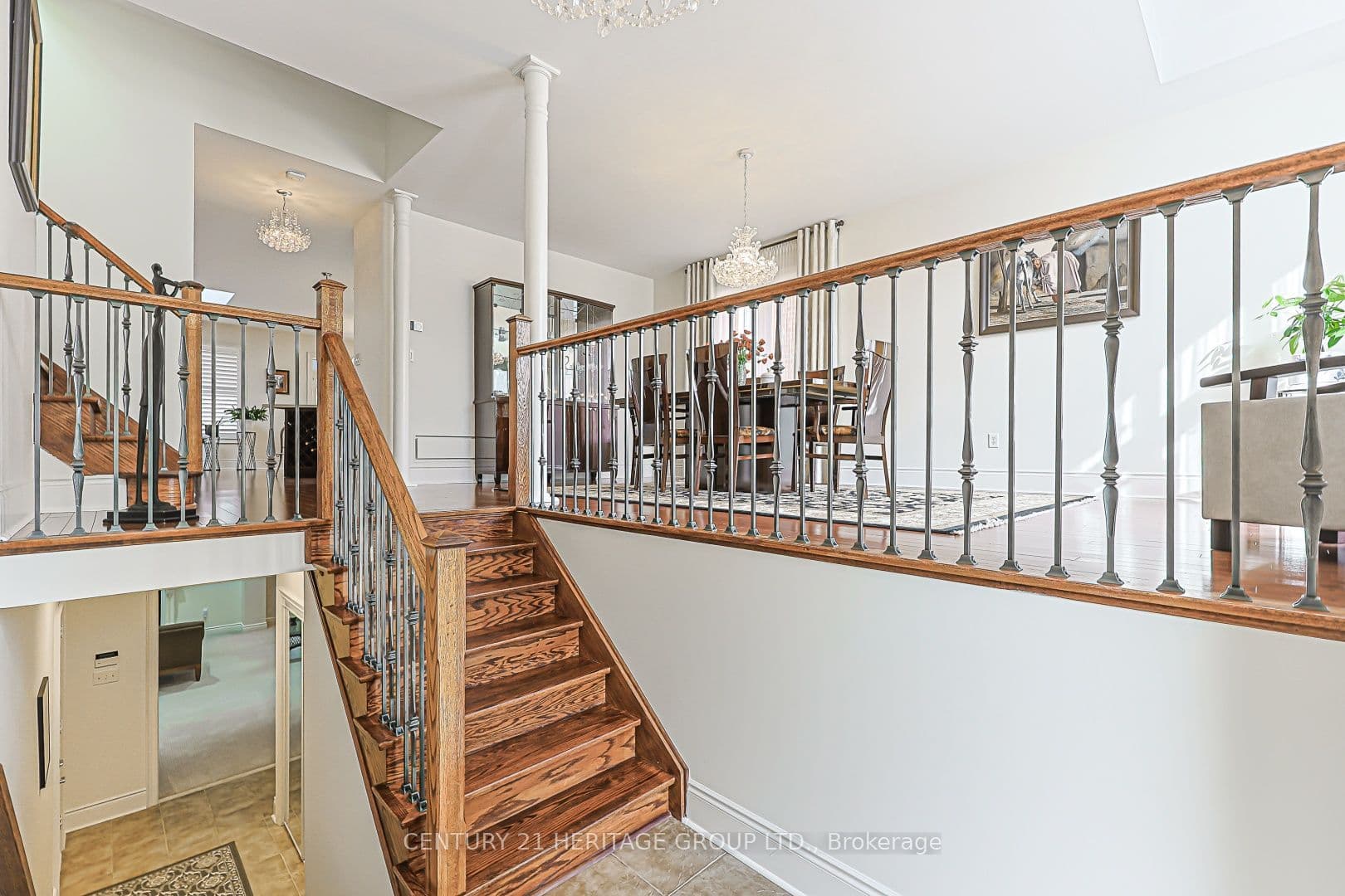 10 Weslock Crescent W, Aurora, ON L4G 7Y9