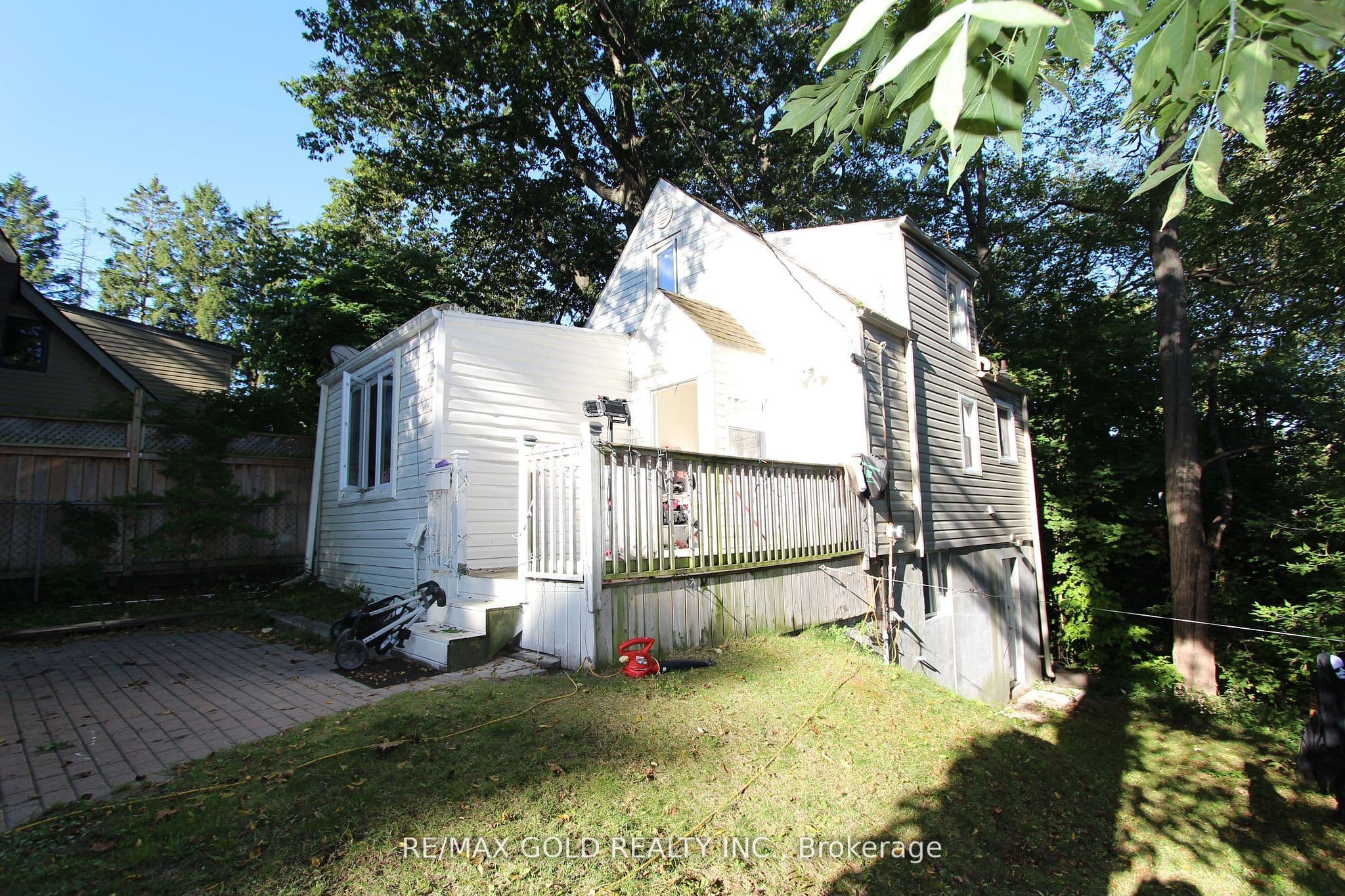 961 Lakeshore Road W, Mississauga, ON L5H 1H8