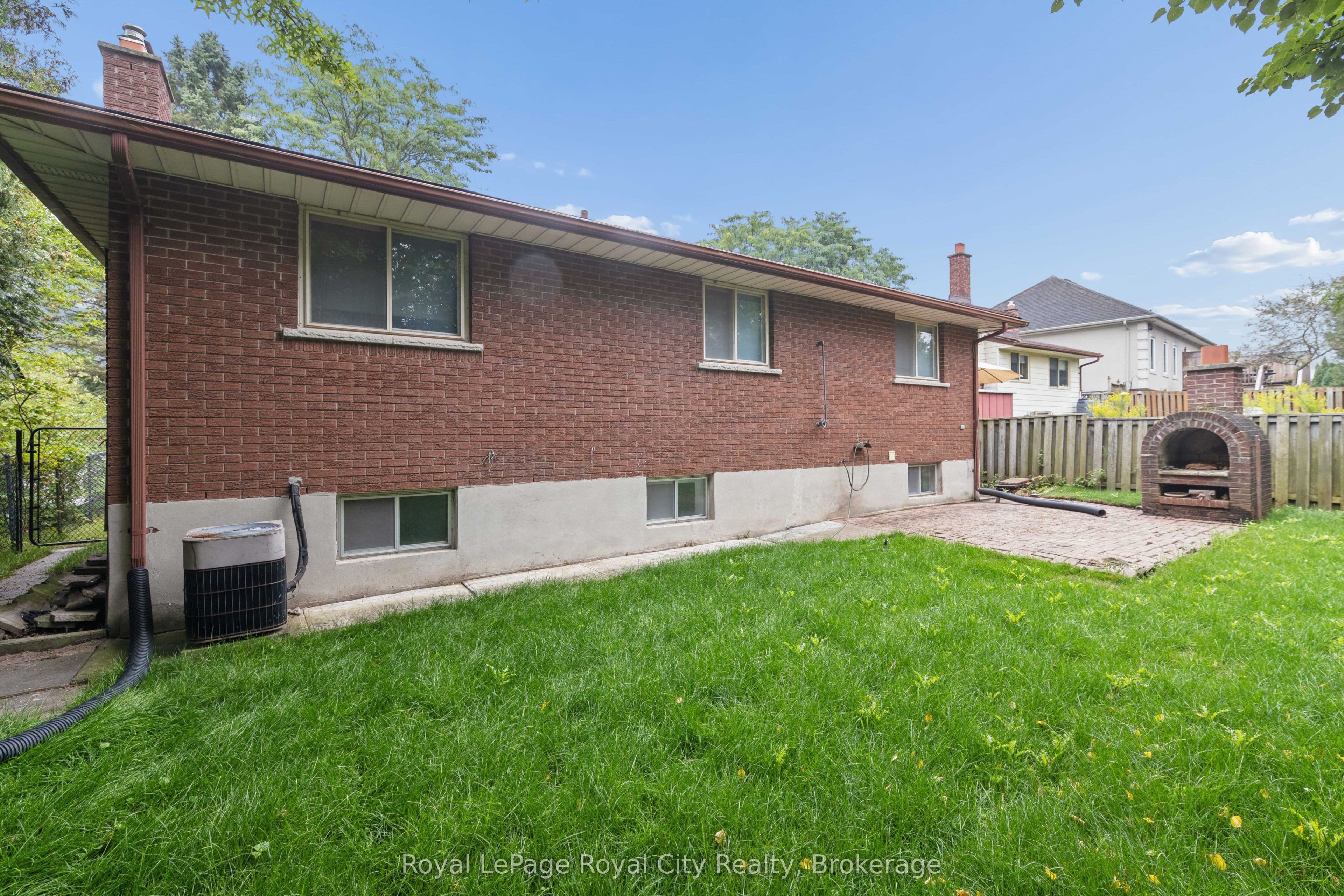 25 Kron Drive, Guelph, ON N1G 3B4