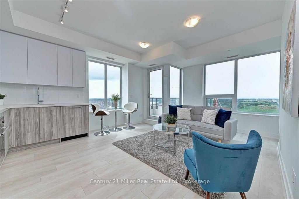 297 Oak Walk Drive 2204, Oakville, ON L6H 6Z3