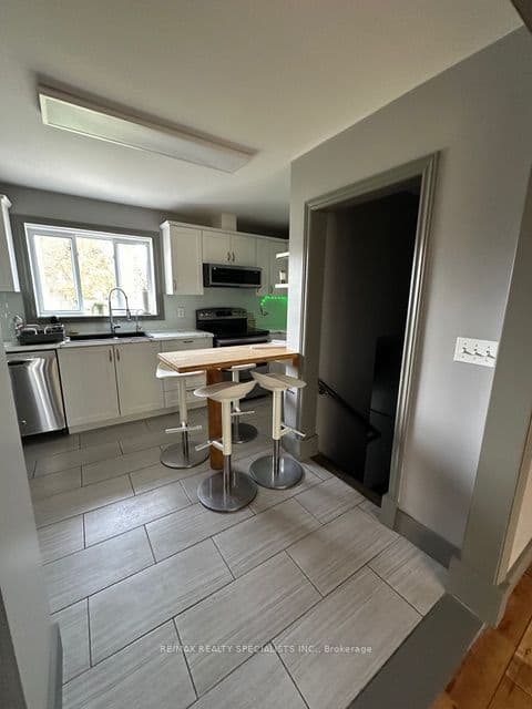 189 Little Avenue UPPER, Barrie, ON L4N 6L1