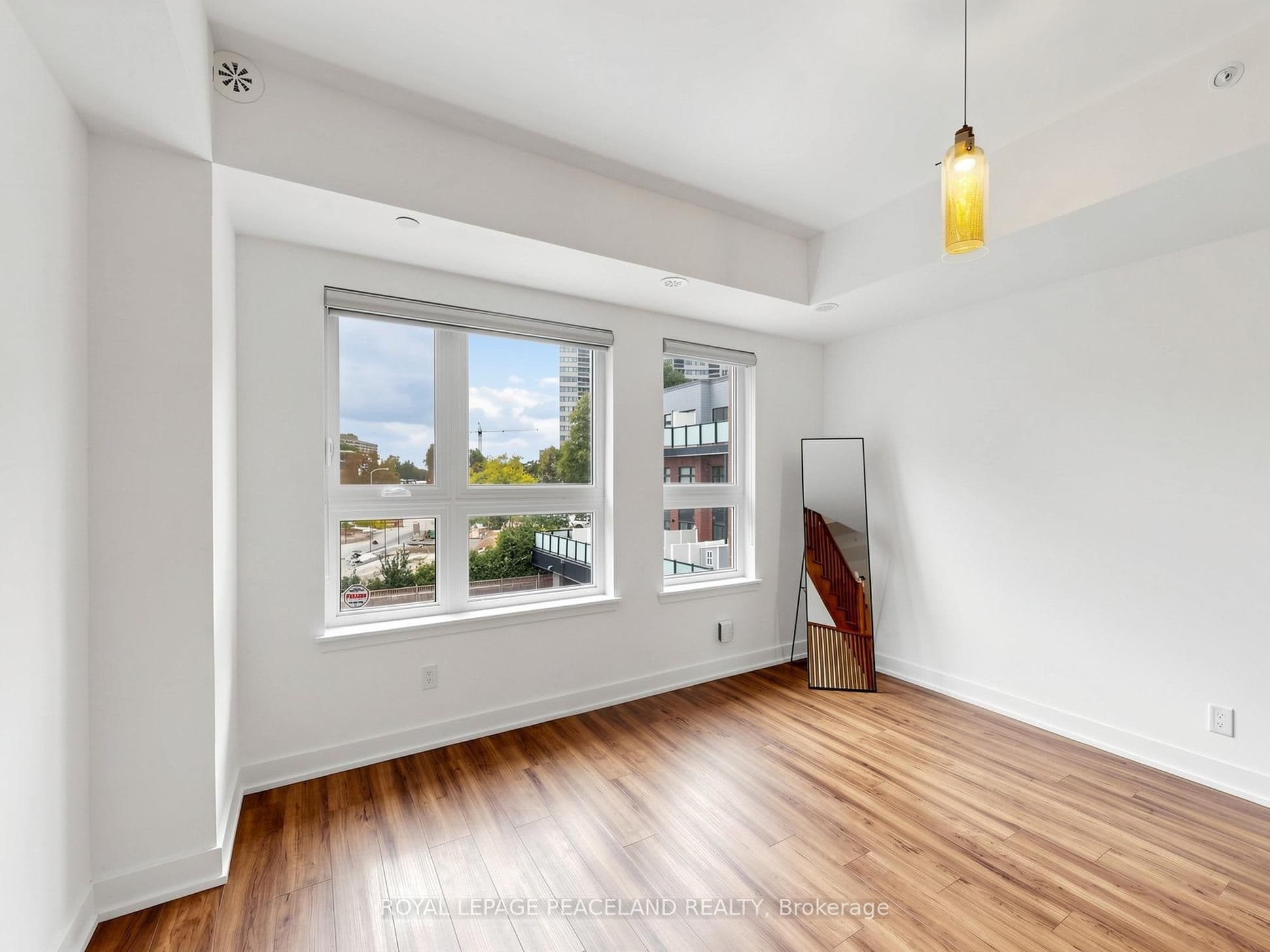 2100 Bridletowne Circle 325, Toronto, ON M1W 2L1