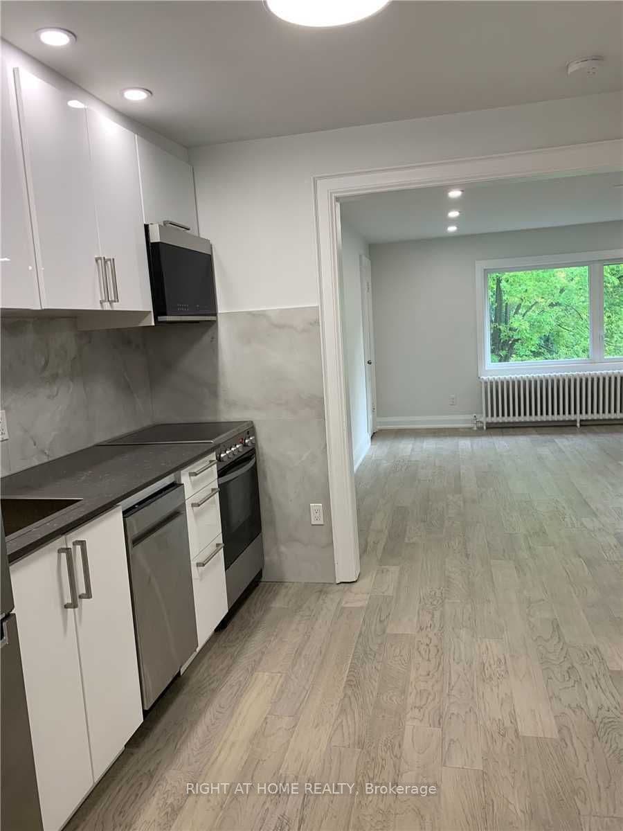 11 Rivercrest Road, Toronto, ON M6S 4H4