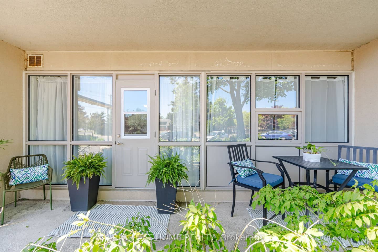2 Westney Road N 108, Ajax, ON L1H 3H3