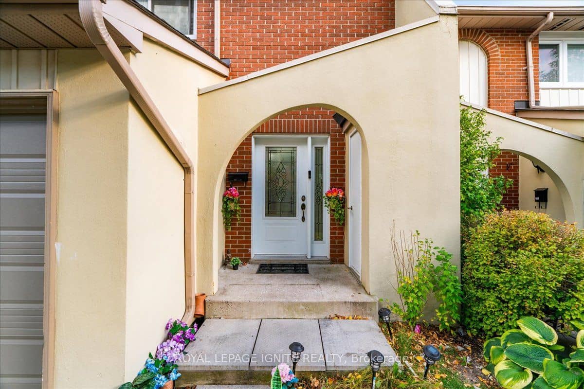1180 Mississauga Valley Boulevard #103, Mississauga, ON L5A 3M9