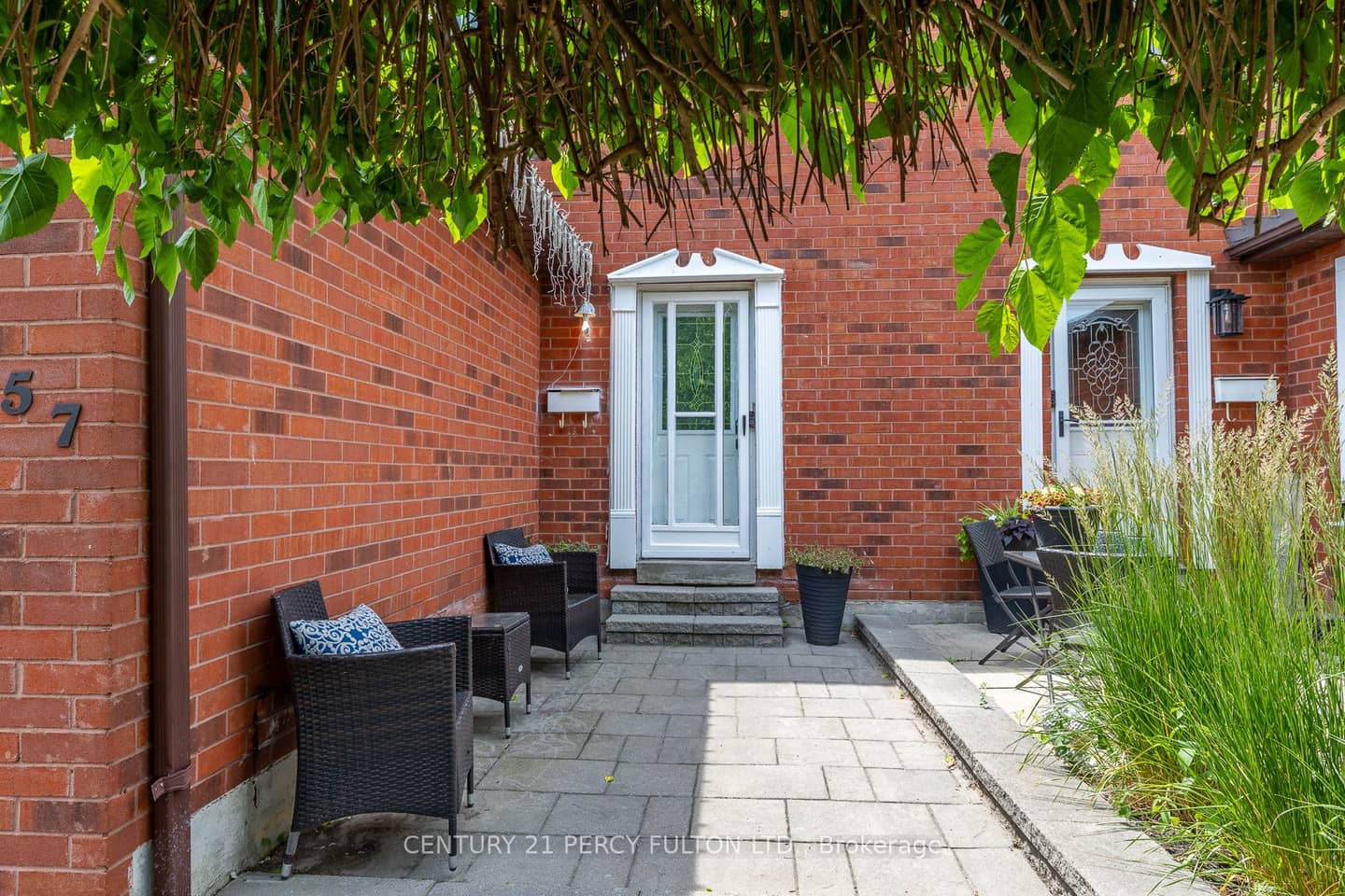557 Cobblehill Drive, Oshawa, ON L1K 1Y6