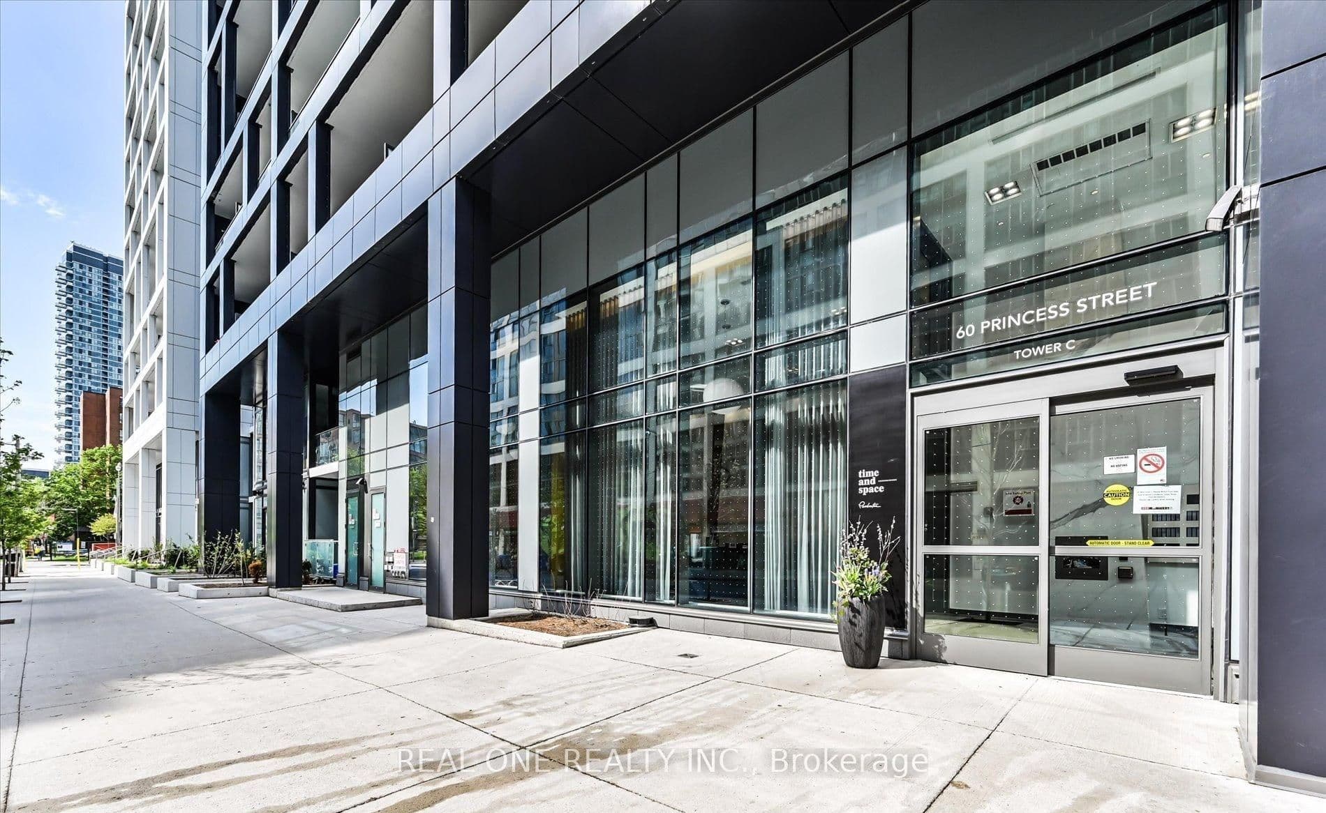 60 Princess Street 1105, Toronto, ON M5A 2C7