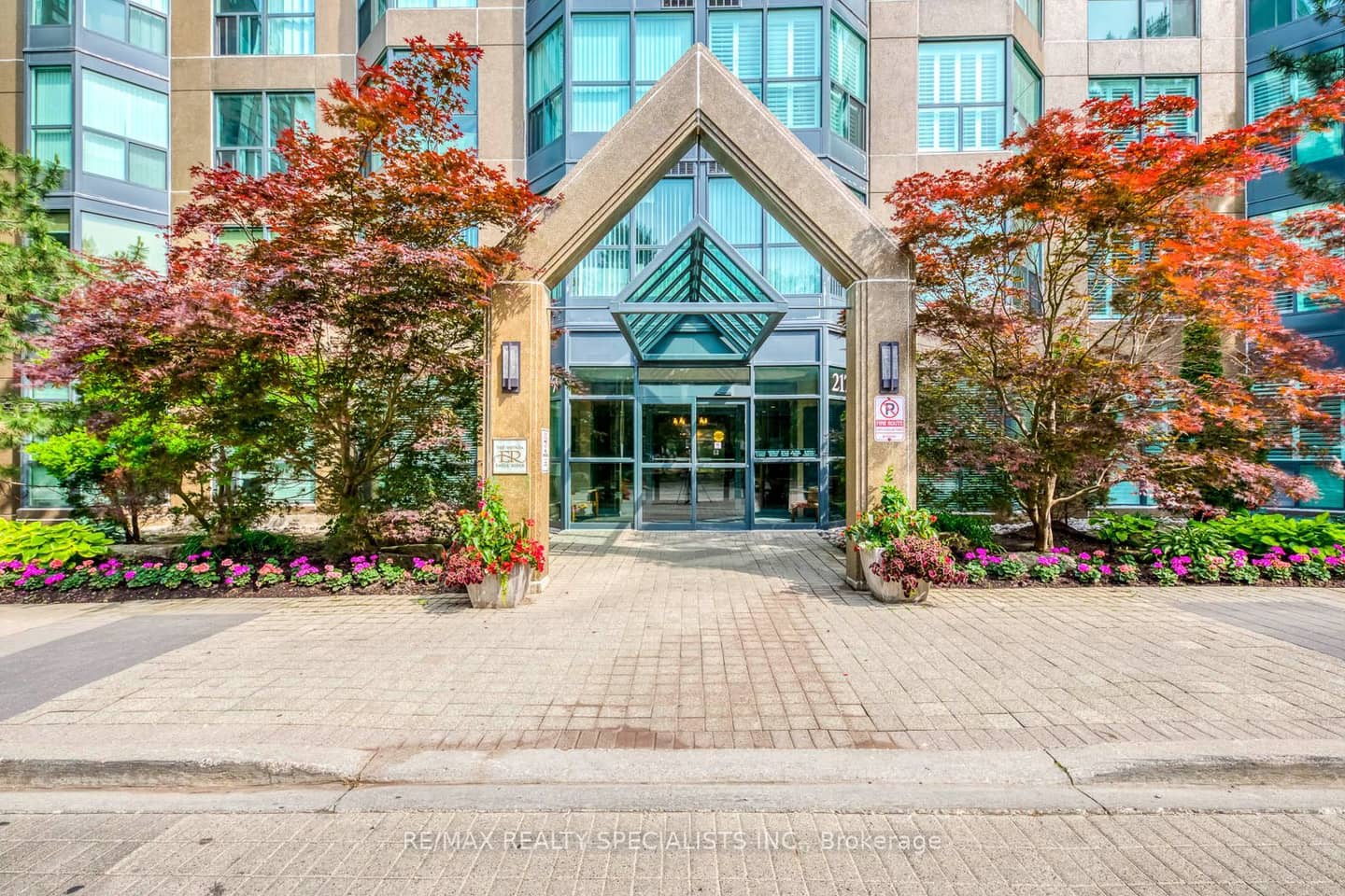 2177 Burnhamthorpe Road W 1605, Mississauga, ON L5L 5P9