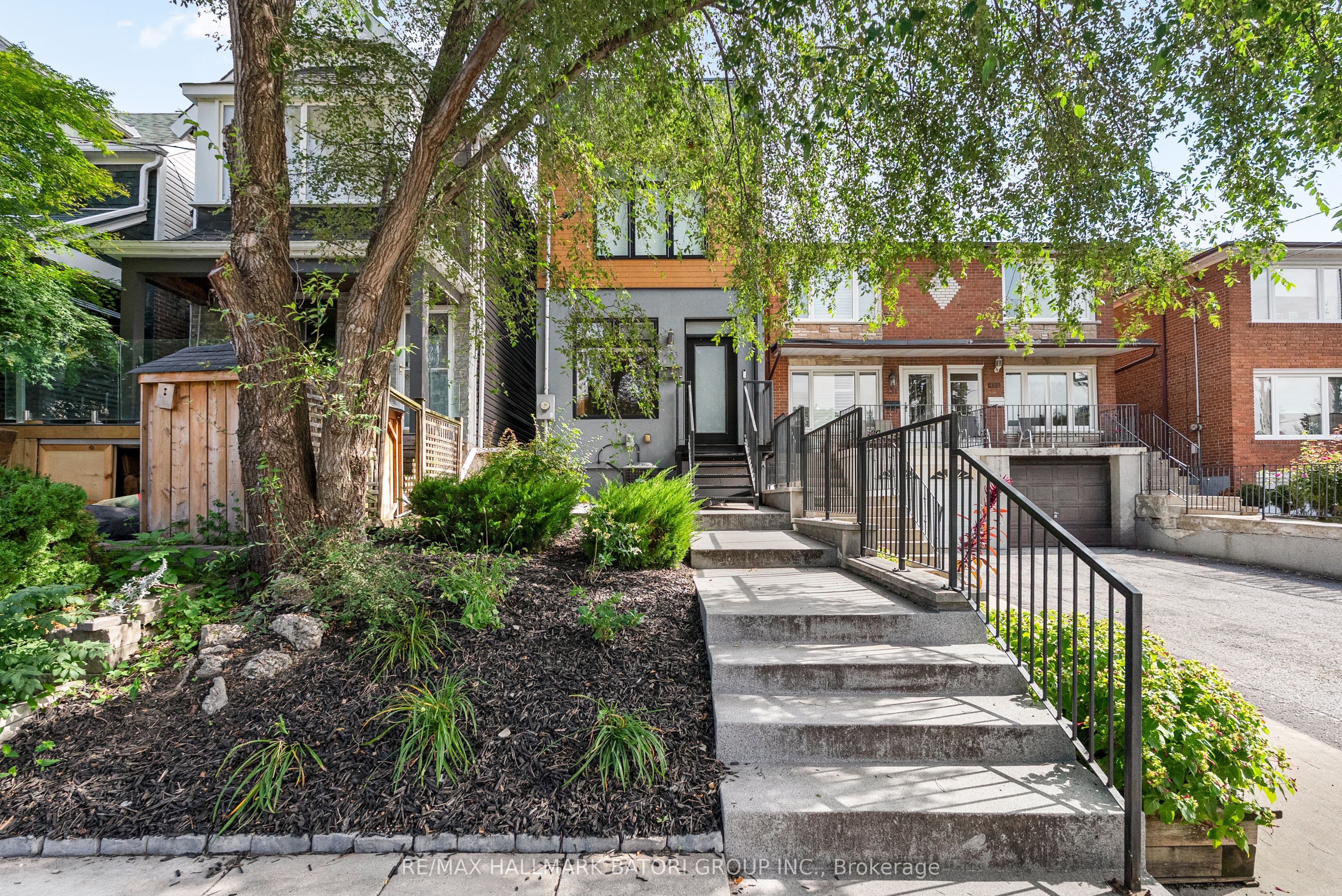 433 Ashdale Avenue, Toronto, ON M4L 2Z3