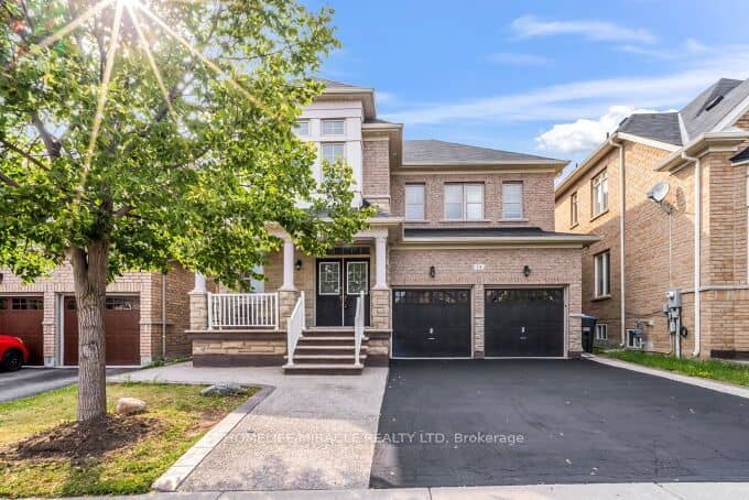 14 Bonnie Braes Drive, Brampton, ON L6Y 0X4