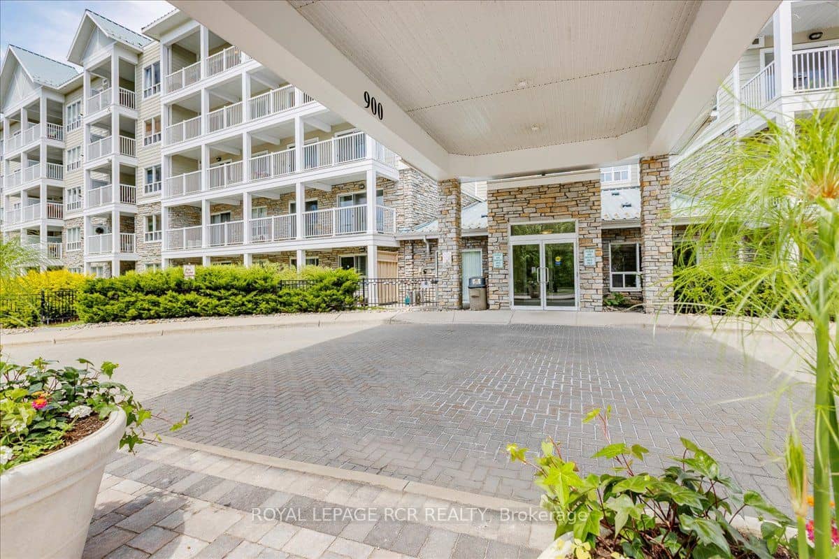 900 Bogart Mill Trail 212, Newmarket, ON L3Y 8V5