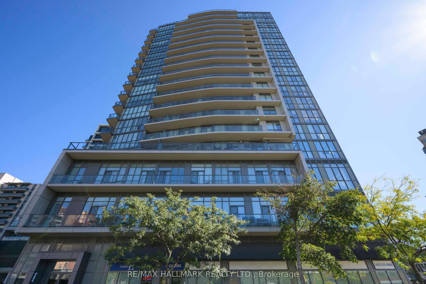 530 St Clair Avenue W 1404, Toronto, ON M6C 0A2