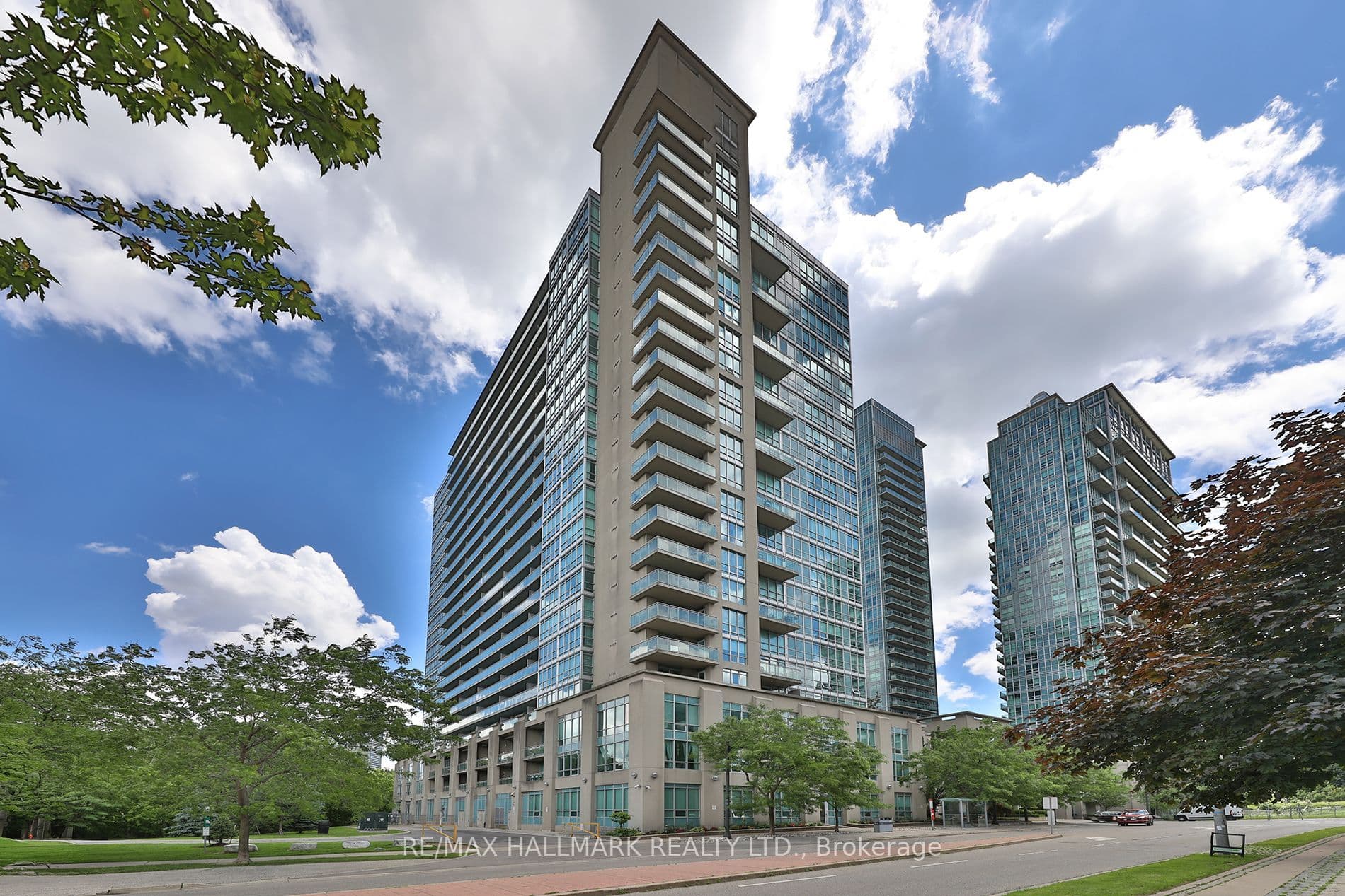 185 Legion Road N 1810, Toronto, ON M8Y 0A1