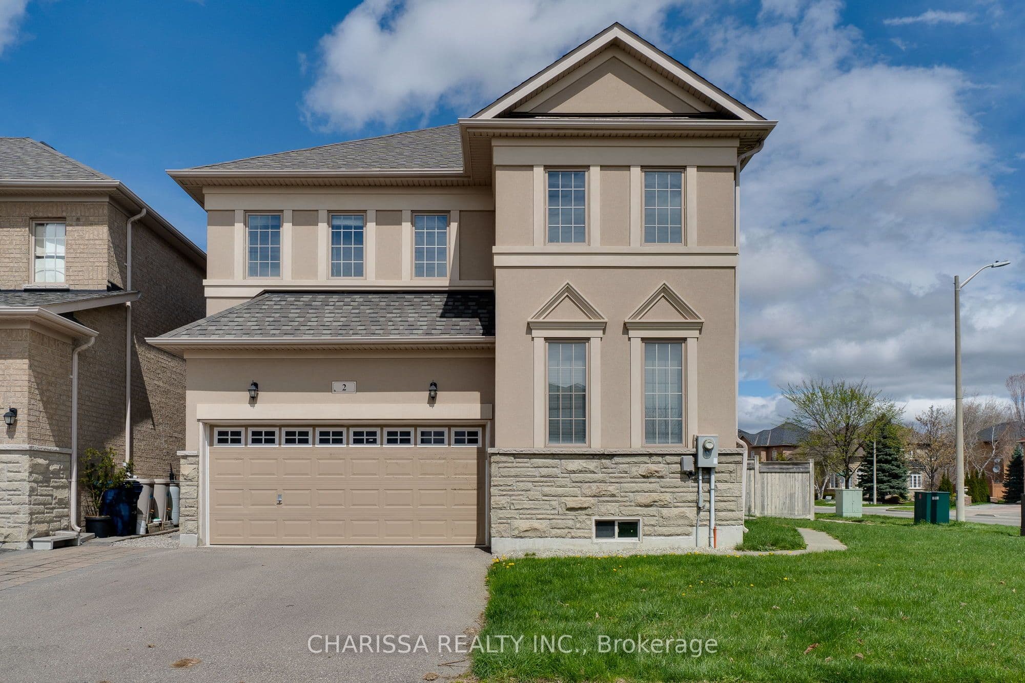 2 HAWSTONE Road, Vaughan, ON L4H 4G5