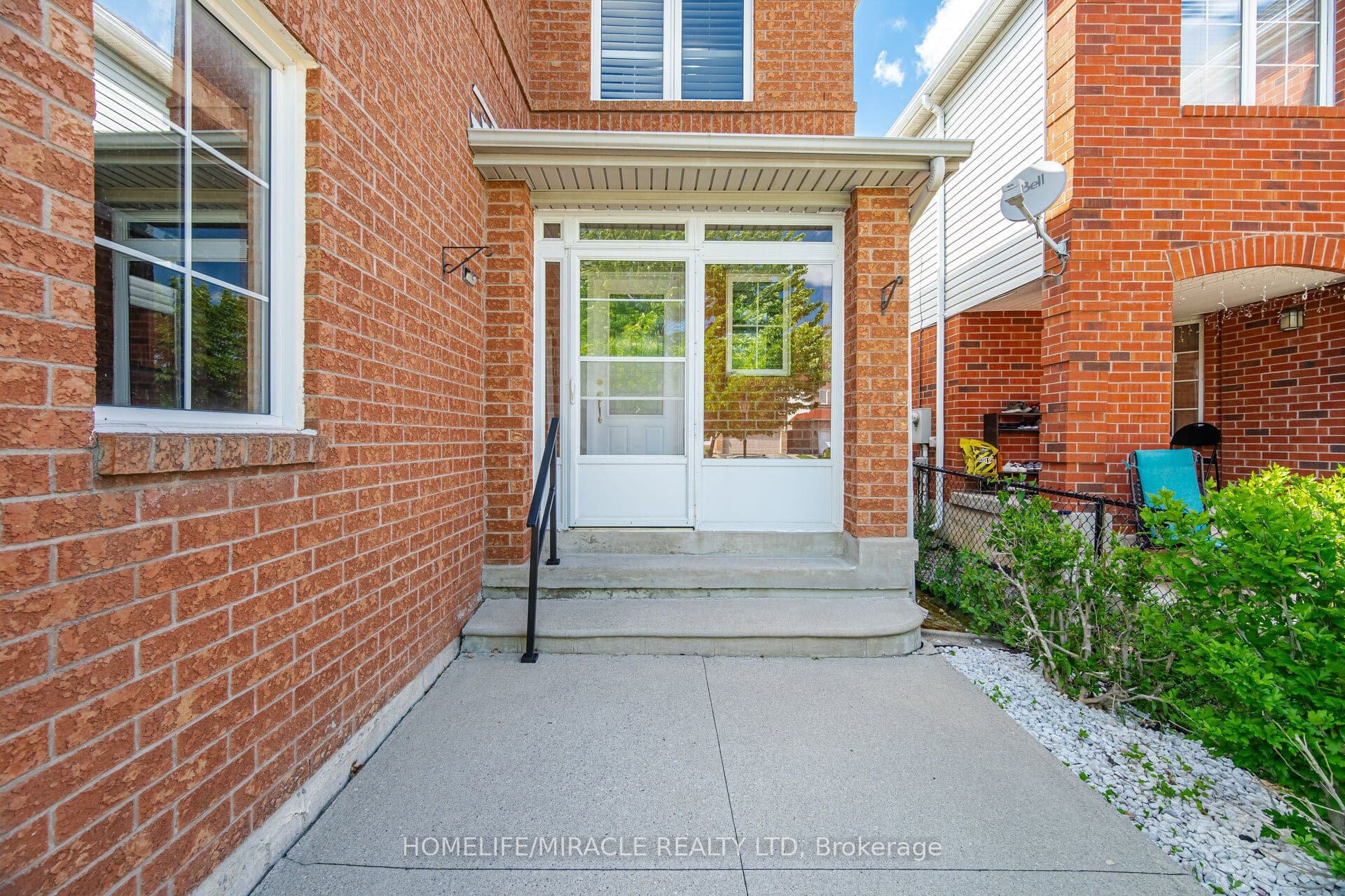 31 Larkspur Road, Brampton, ON L6R 1W8