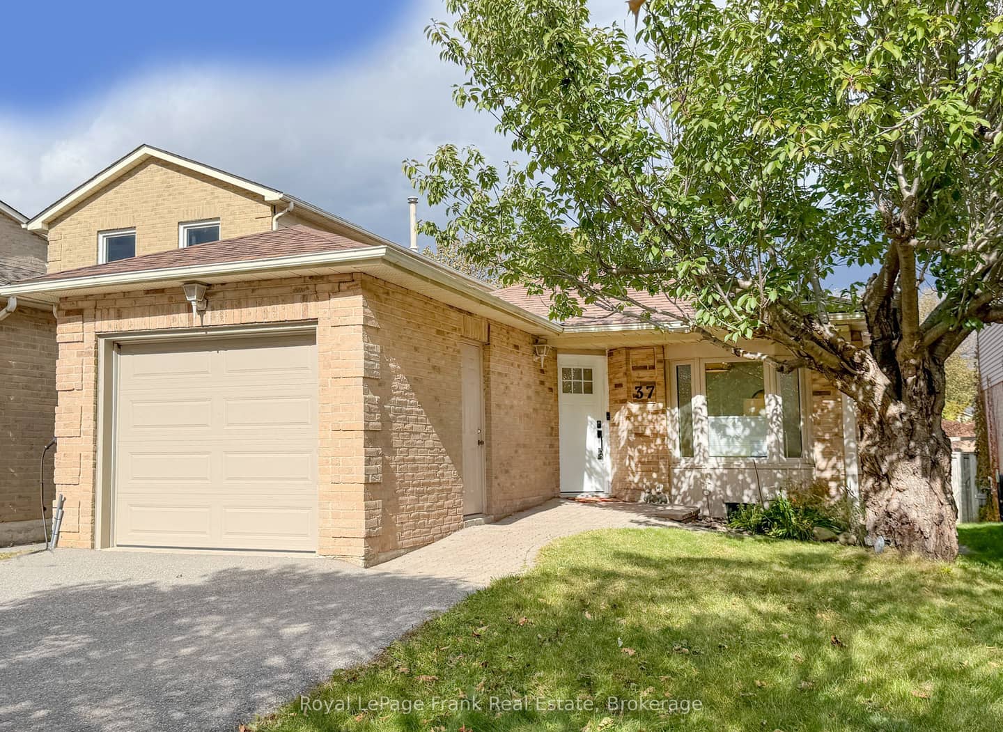 37 Angus Drive, Ajax, ON L1S 5C4
