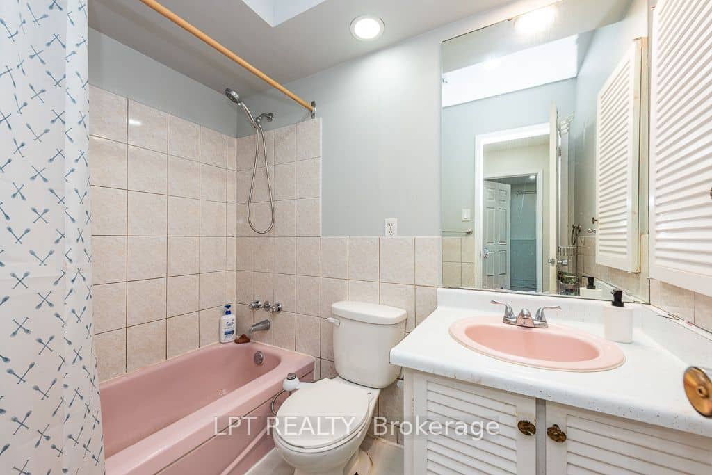 111 Dearbourne Boulevard, Brampton, ON L6T 1J8
