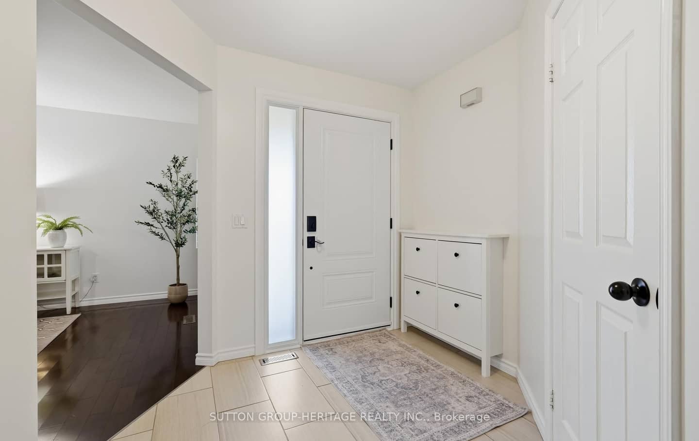 664 Eramosa Crescent, Pickering, ON L1V 5N4