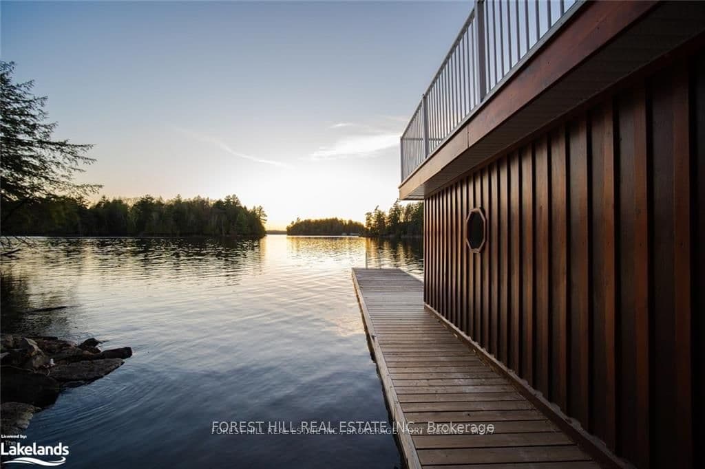1004 Old Township Road, Muskoka Lakes, ON P0B 1J0