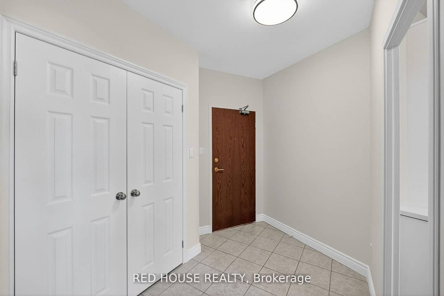 5250 Lakeshore Road 809, Burlington, ON L7L 5L2