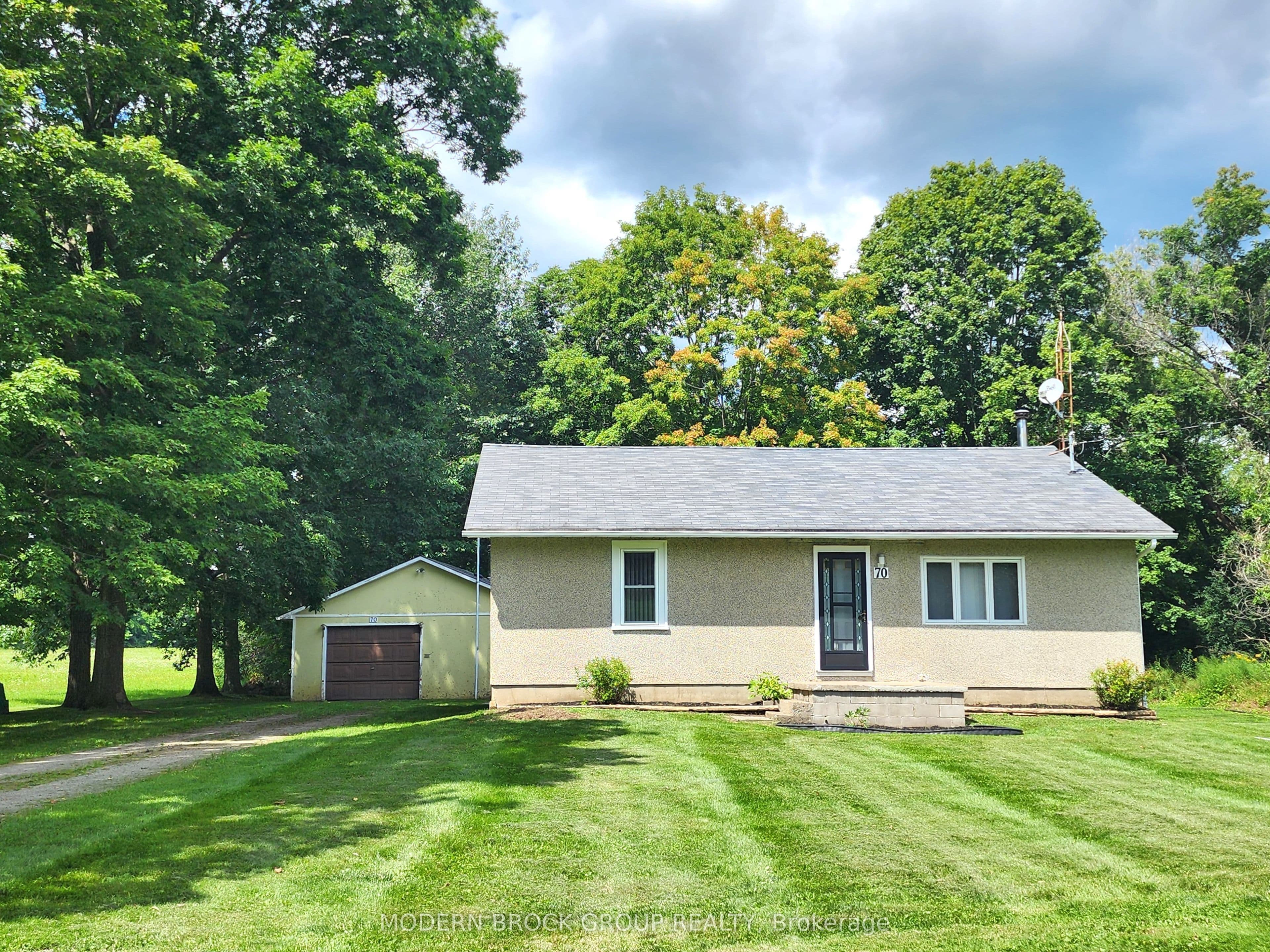 70 Victoria Road, Brockville, ON K6V 5T4