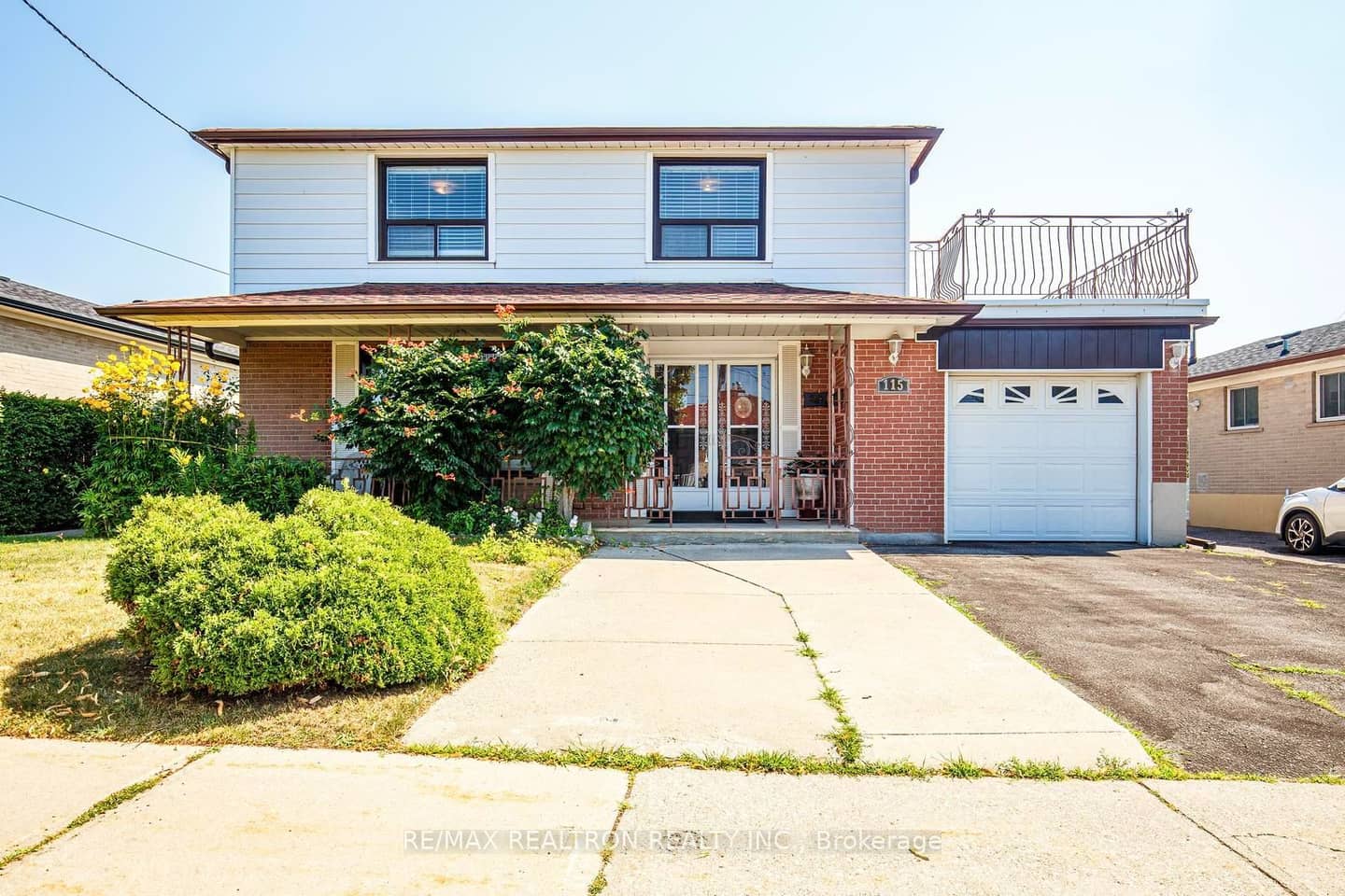 115 Hullmar Drive, Toronto, ON M3N 2E5