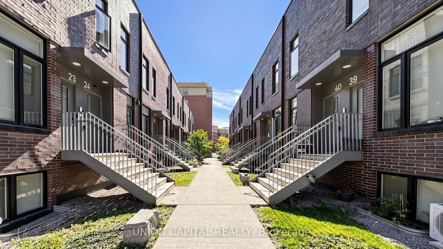 1740 Simcoe Street N 42, Oshawa, ON L1G 4X9