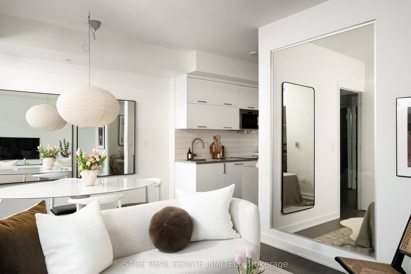 106 Dovercourt Road 204, Toronto, ON M6J 0G4