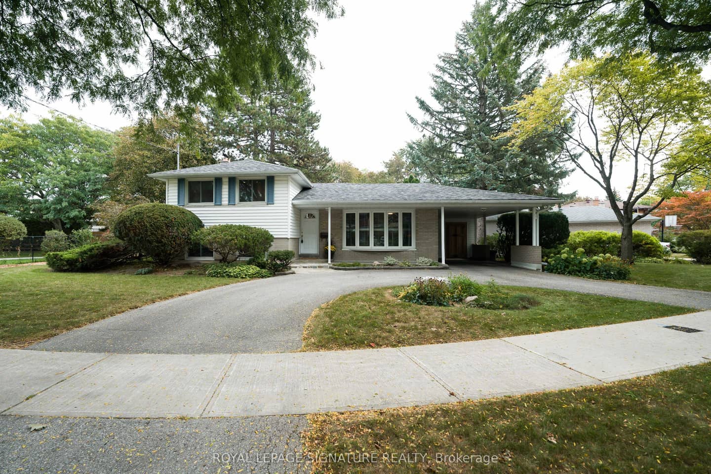 11 Bellbury Crescent, Toronto, ON M2J 2J6