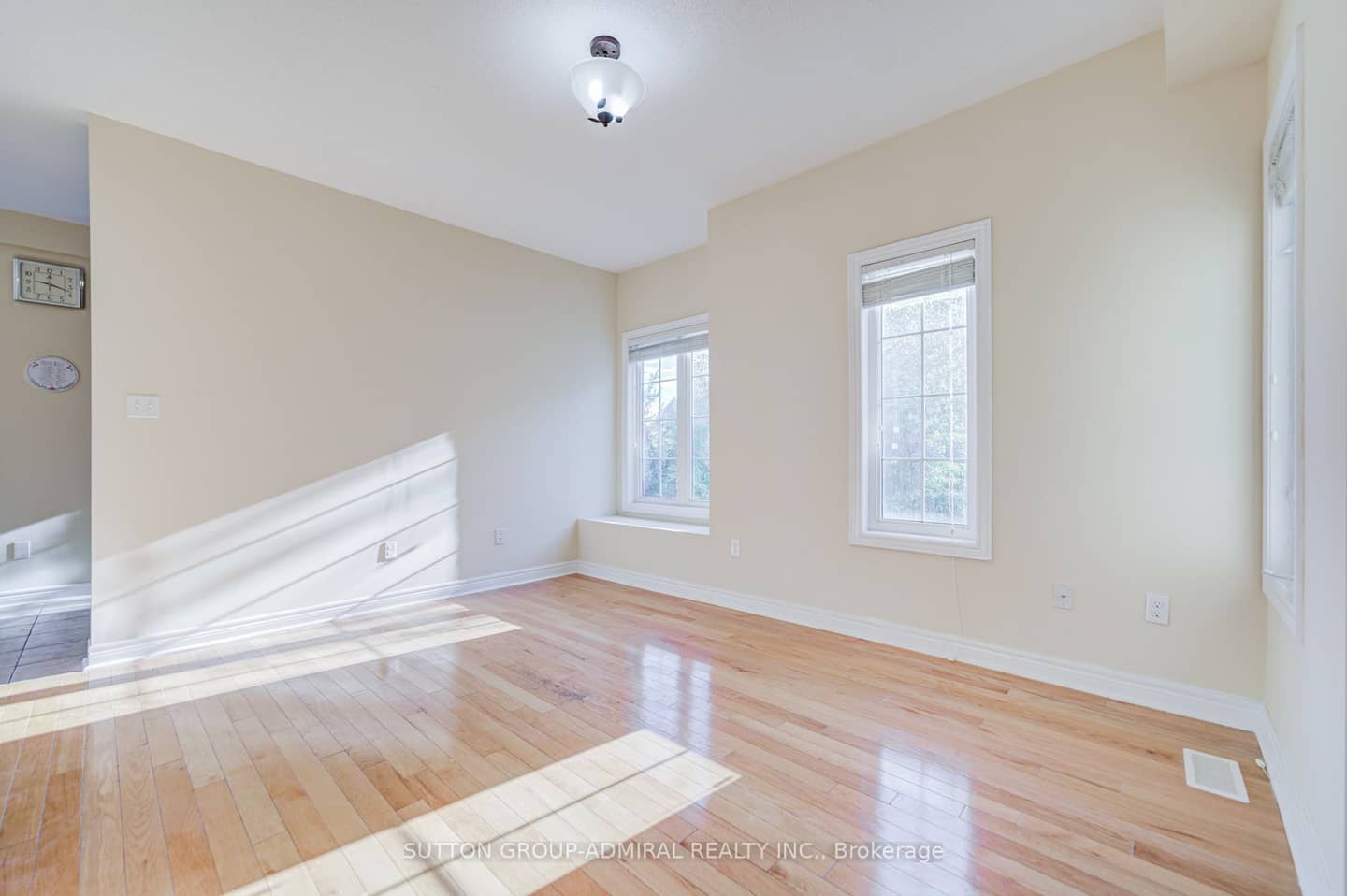 15 Old Colony Road 2, Richmond Hill, ON L4E 4L5