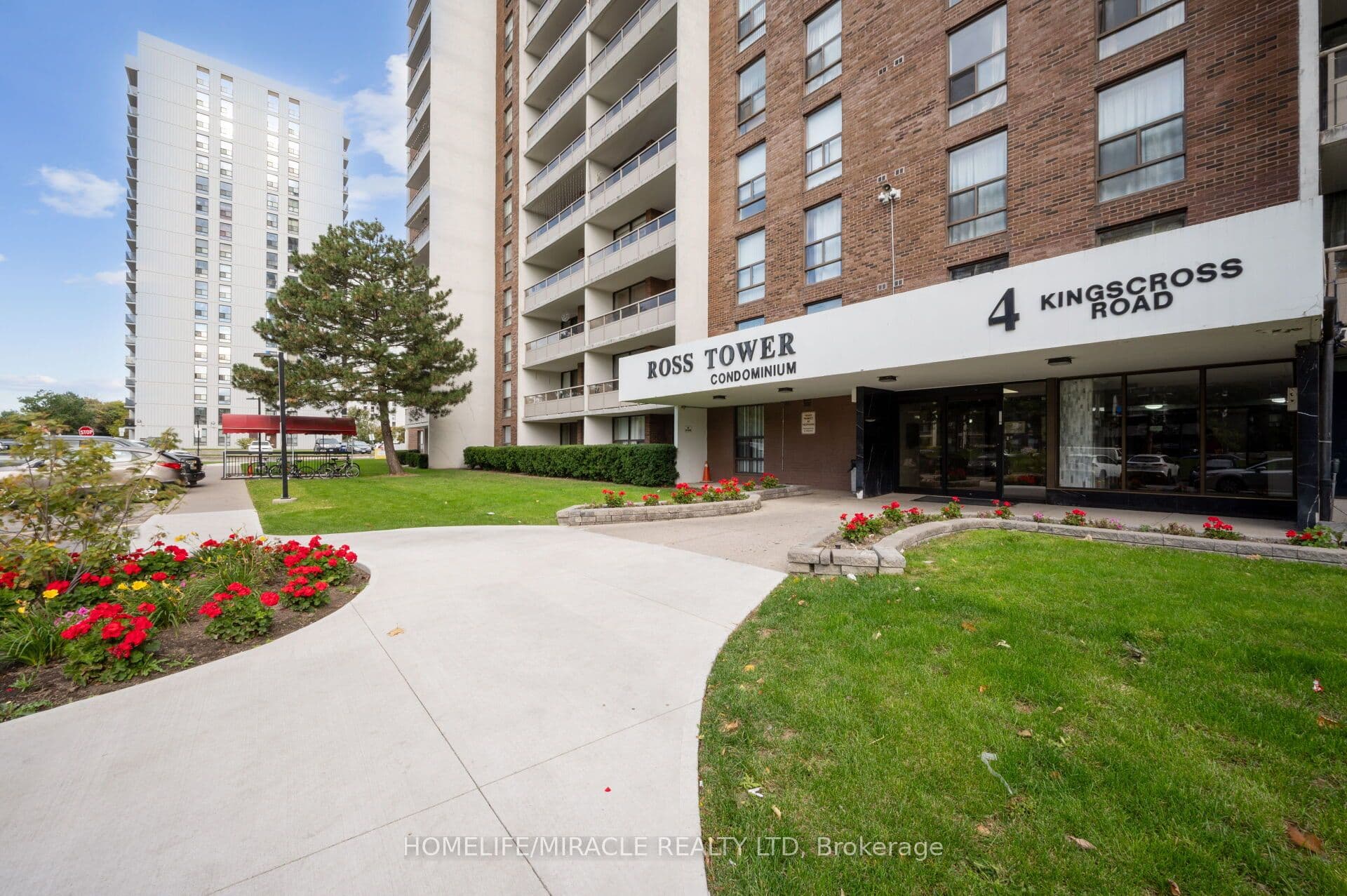 4 Kings Cross Road 1511, Brampton, ON L6T 3X8