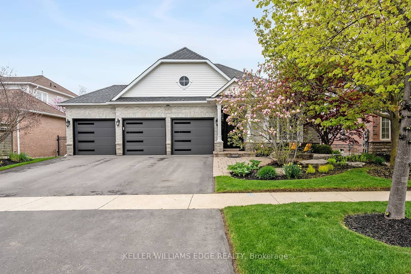 4285 Couples Crescent, Burlington, ON L7M 4Y8